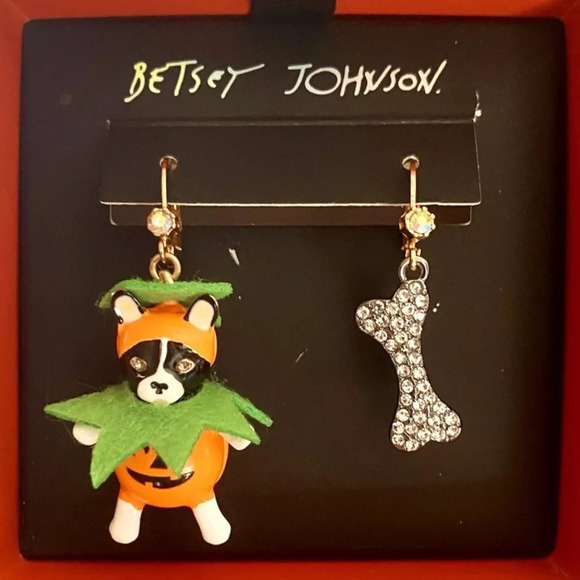 BETSEY JOHNSON Halloween Mismatched Dog in a Pumpkin & Sparkly Bone Earrings NWT - Picture 1 of 6